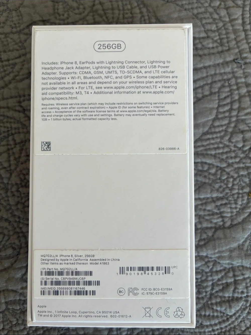 Apple White EarPods with Lightning to 3.5mm Adapter and Case